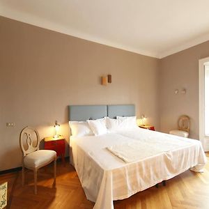 Suite met een Slaapkamer en een King Size Bed